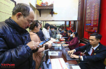 Phố Trần Nhân Tông được mệnh danh "phố vàng" của Hà Nội do có rất nhiều cửa hàng kinh doanh vàng bạc đá quý