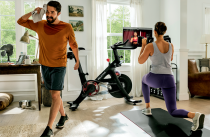 Các sản phẩm của Peloton, công ty khởi nghiệp về ứng dụng công nghệ vào các loại máy tập thể dục tại nhà, được ưa chuộng trong đại dịch.