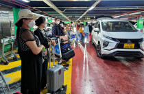 Bộ GTVT chỉ đạo ACV chấn chỉnh việc tăng giá, chèn ép khách đi xe tại sân bay Tân Sơn Nhất