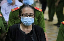 Bị cáo Dương Thị Bạch Diệp tại tòa sơ thẩm hồi tháng 11/2021. Ảnh: Dương Trang.