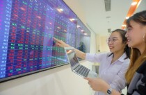 Nhiều cổ phiếu tăng hơn 30% trong tuần 'phi mã' của thị trường chứng khoán Việt Nam