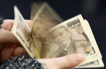 Nhật Bản chấm dứt kỷ nguyên lãi suất âm, đồng yên sụt giá thấp nhất 34 năm