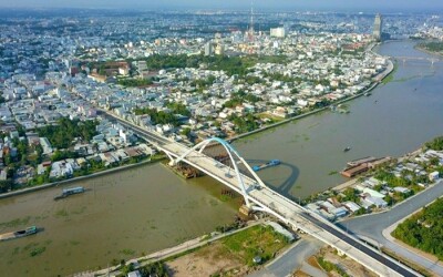 Cầu Trần Hoàng Na bắc qua sông Cần Thơ.