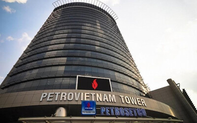 Petrosetco (PET) bất ngờ dừng kế hoạch chào bán 44,9 triệu cổ phiếu với giá 15.000 đồng.