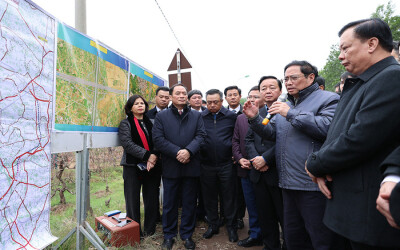 Thủ tướng Phạm Minh Chính kiểm tra thực địa dự án đường vành đai 4 - Vùng Thủ đô.