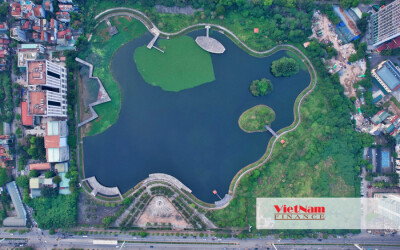Công viên hồ Phùng Khoang đang trong tình trạng cửa đóng then cài.