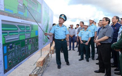 Thủ tướng Phạm Minh Chính kiểm tra tiến độ xây dựng sân bay Phan Thiết vào hồi cuối tháng 8.