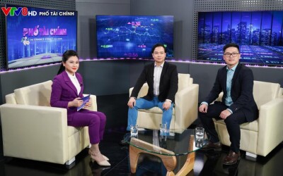 Ông Trần Thăng Long và ông Ngô Thanh Hải tại Talkshow Phố Tài chính
