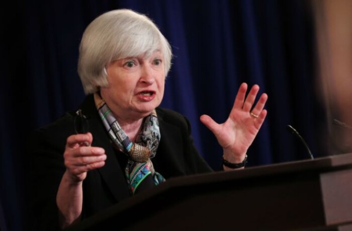 Fed sẵn sàng nâng lãi suất, giới đầu tư ồ ạt bán vàng
