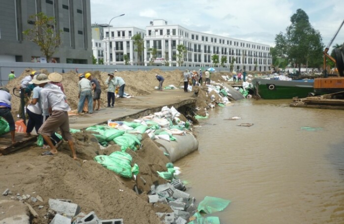 Công bố nguyên nhân sạt lở bờ sông cạnh Vincom Xuân Khánh