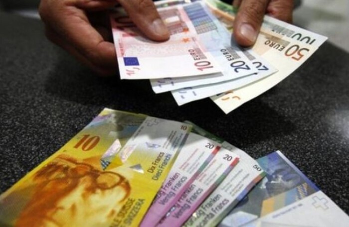 Franc Thụy Sỹ vượt USD, trở thành 'đồng tiền được nhà đầu tư thèm khát nhất'