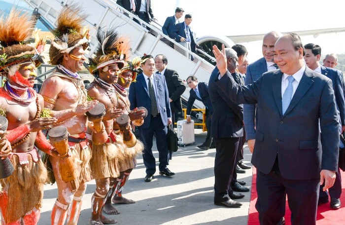 Thủ tướng đến Papua New Guinea, bắt đầu chuyến tham dự Hội nghị APEC 26