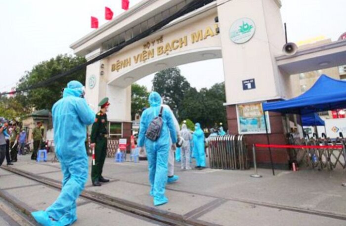 Chính thức gỡ cách ly Bệnh viện Bạch Mai, ổ dịch nguy hiểm nhất của Việt Nam
