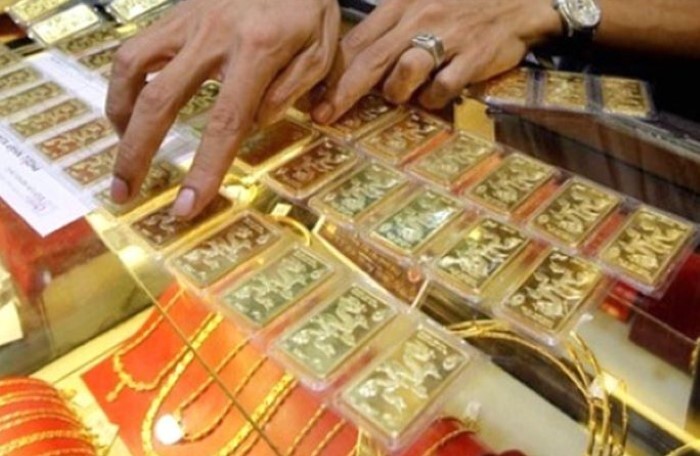 Giá vàng đầu tuần tăng nhẹ, giữ mốc trên 56 triệu đồng/lượng trong cả tháng qua