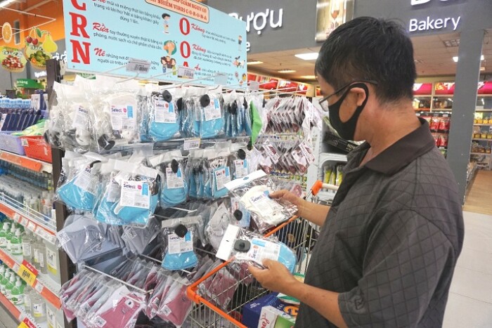 Saigon Co.op tung ra thị trường hơn 12 triệu khẩu trang vải kháng khuẩn, giá không đổi