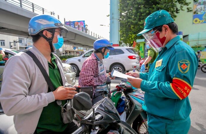 TP. HCM: Người lao động được đi xe máy đến 4 tỉnh Đồng Nai, Bình Dương, Long An và Tây Ninh