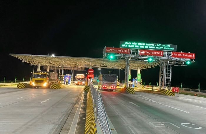 Sau 48 giờ thu phí, lượng xe vào cao tốc Trung Lương - Mỹ Thuận giảm 34%