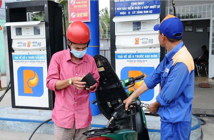 Giá xăng dầu giảm lần thứ 5 liên tiếp, xăng E5 còn 22.900 đồng/lít