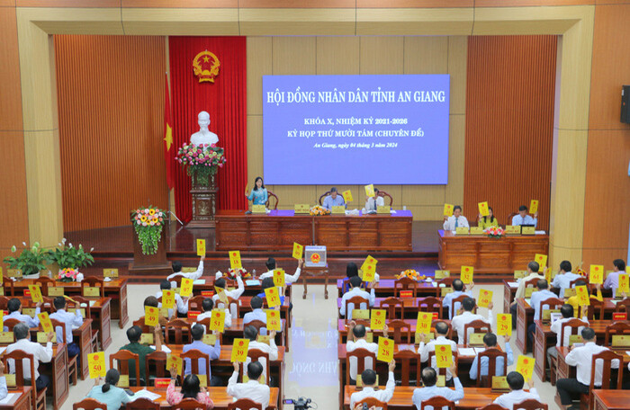 Chủ tịch UBND tỉnh An Giang Nguyễn Thanh Bình bị bãi nhiệm