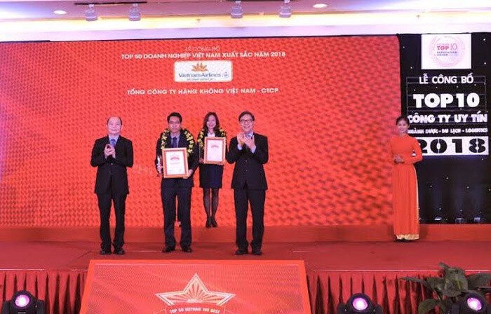 Doanh thu hơn 100 nghìn tỷ đồng, Vietnam Airlines lọt top 10 doanh nghiệp xuất sắc nhất