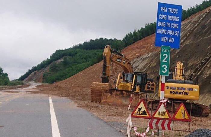 Bão lũ đã 'tàn phá' tuyến cao tốc La Sơn - Tuý Loan thế nào?