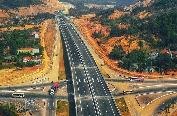 Phó Thủ tướng Trịnh Đình Dũng: 'Xây dựng đường cao tốc quá chậm'