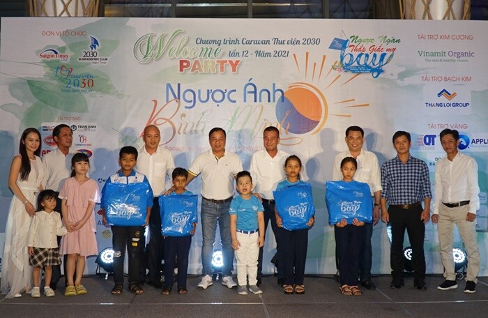 CLB Doanh nhân 2030 TP. HCM tặng quà hơn 1,6 tỷ đồng cho trẻ em nghèo Khánh Hòa