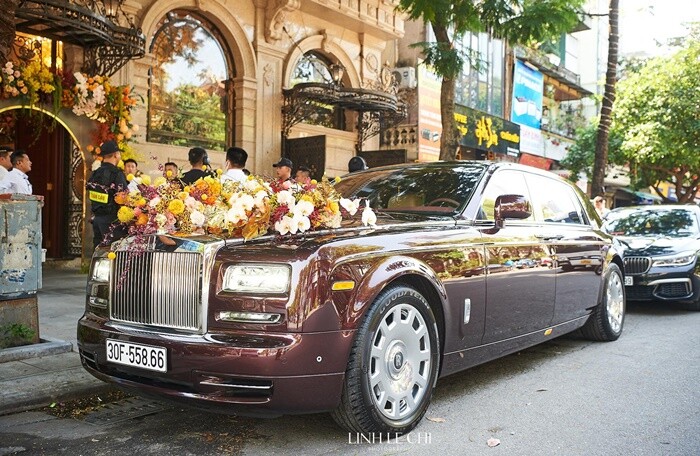 Doanh nhân Đỗ Vinh Quang rước dâu bằng siêu xe Rolls-Royce Phantom 83 tỷ