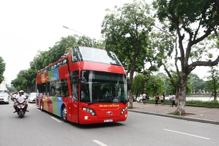 Bộ Tài chính bác đề xuất miễn thuế nhập xe buýt 2 tầng