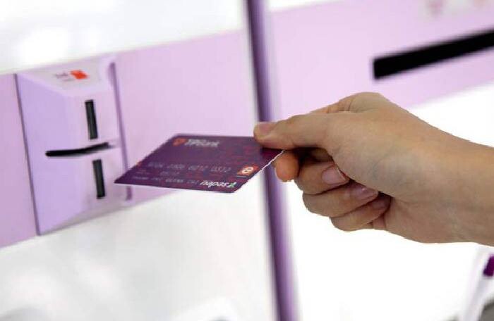Ngân hàng Việt đầu tiên phát hành thành công thẻ chip ATM chống trộm dữ liệu