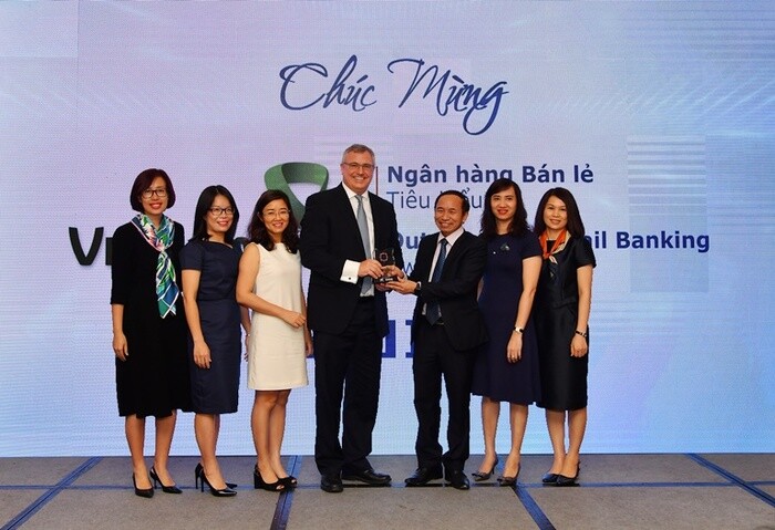 Vietcombank nhận giải thưởng ‘Ngân hàng bán lẻ tiêu biểu’ năm 2018