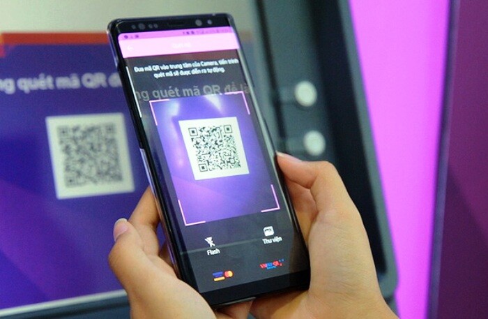 Ngân hàng Việt đầu tiên cho phép rút tiền bằng QR Code trên cả ATM và LiveBank