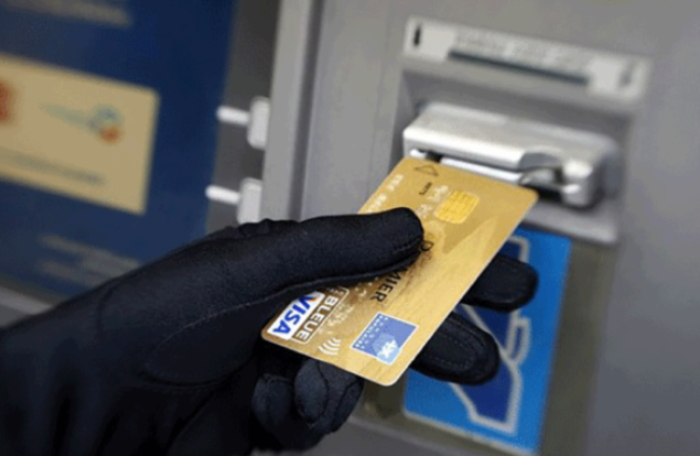 Dùng thẻ giả rút tiền từ máy ATM, 3 người nước ngoài bị bắt