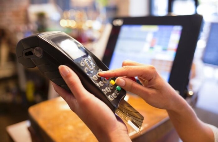 Khuyến cáo khách hàng không quẹt thẻ ATM tại thiết bị khác ngoài máy POS
