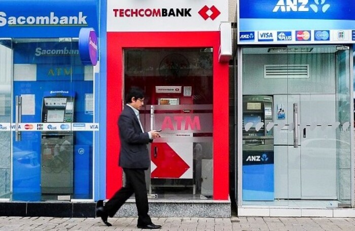 Phí ATM của ngân hàng nào cao nhất hiện nay?