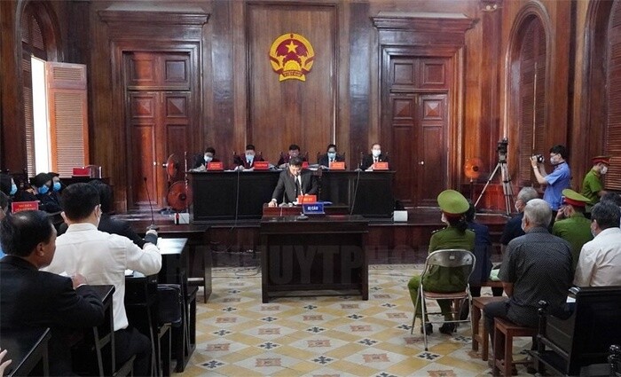 Tạm dừng phiên xét xử ông Nguyễn Thành Tài, bà Dương Thị Bạch Diệp và 8 đồng phạm