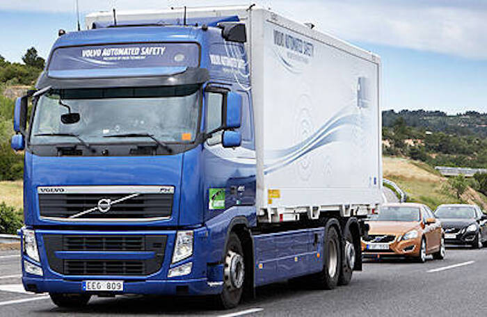 Volvo phải ngừng sản xuất xe tải do thiếu chất bán dẫn