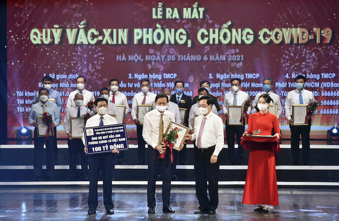Vinataba ủng hộ quỹ vắc xin phòng Covid-19 Việt Nam 100 tỷ đồng
