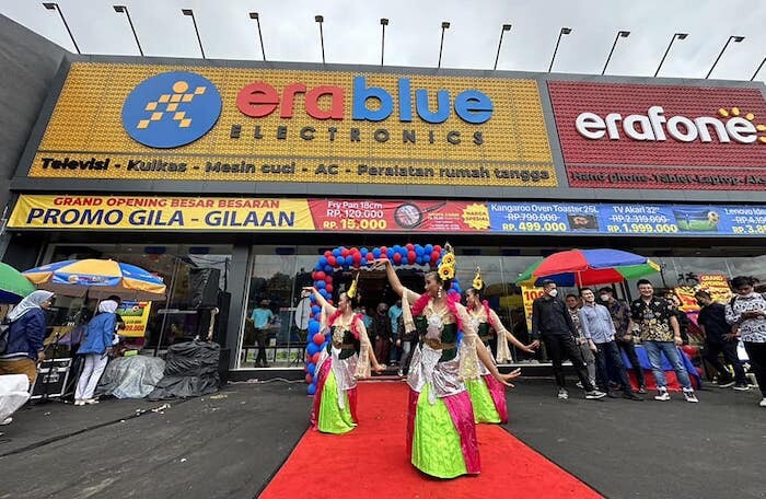 Thế giới Di động 'xuất ngoại' Điện máy Xanh sang Indonesia với tên Era Blue