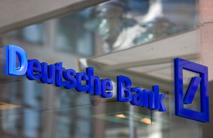 Deutsche Bank là Lehman Brothers kế tiếp hay là nạn nhân của chính mình