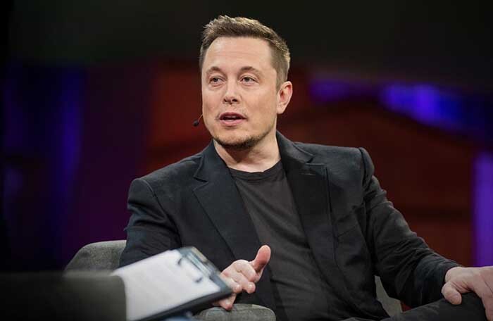 Tỷ phú Elon Musk: 'Xe Tesla không có 'giá người nhà'