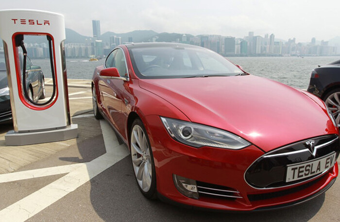 Hãng xe ô tô điện Tesla đối mặt với một vụ kiện nữa