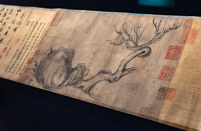 Bức tranh cổ Trung Quốc siêu hiếm gần 1.000 tuổi giá 1,4 nghìn tỷ đồng