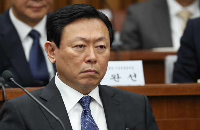Chủ tịch Lotte lãnh án 30 tháng tù giam vì tội hối lộ