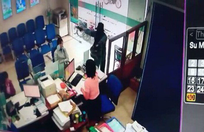 Video: toàn cảnh vụ cướp ngân hàng 'hai phút, một tỷ đồng' tại Tiền Giang