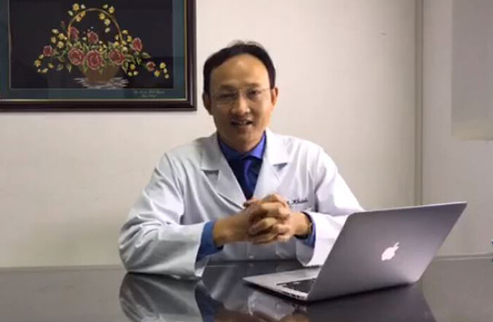 Dịch bệnh do virus corona lan rộng, bác sỹ Trần Quốc Khánh livestream hướng dẫn 15 cách phòng chống