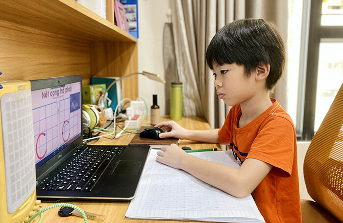 Hà Nội: Học sinh từ lớp 1-6 tiếp tục học trực tuyến