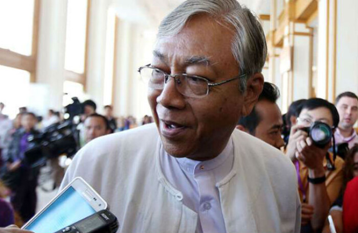 Myanmar: Bị phạt tù 9 tháng vì nói Tổng thống 'ngu' trên Facebook