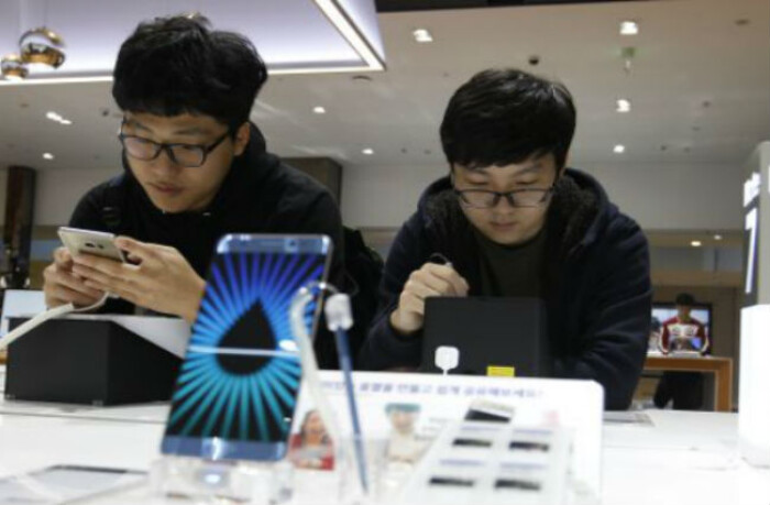 Thất vọng vì sự cố Galaxy Note 7, hàng trăm người Hàn kiện Samsung