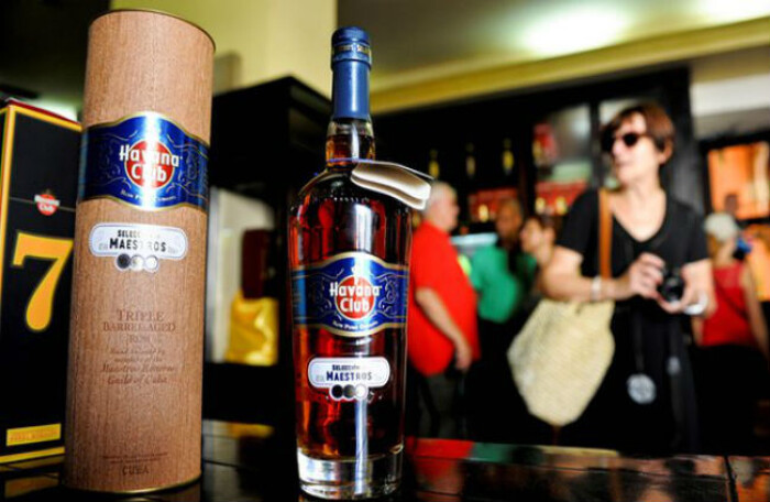 Cuba cạn tiền, tính trả nợ Cộng hòa Séc bằng rượu Rum